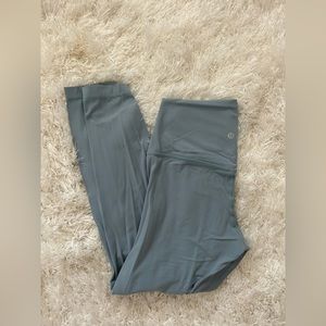 Gently used Lululemon align leggings!